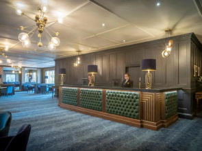 Falls Hotel & Spa