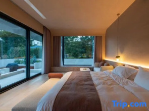 Xianju Chun and Qingxi Homestay