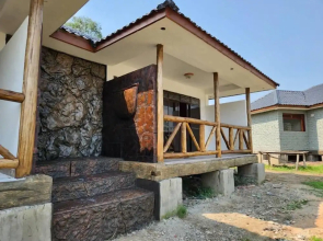 Ishasha Pride Lodge