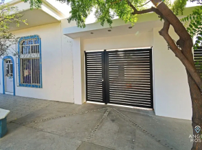 Downtown Rooms Pool & BBQ Near Hotspots