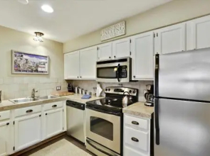 Tannhauser 121 - 2 Br Condo