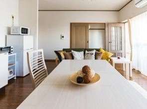 Universal Bay Condominium