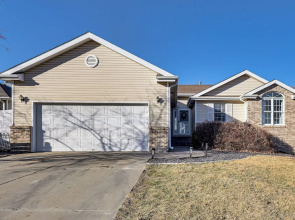Spacious & Family Friendly! Lincoln Home w/ Deck
