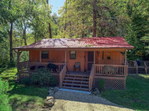 Wandering Creek - 2 Bedrooms, 1 Baths, Sleeps 6 Cabin by RedAwning