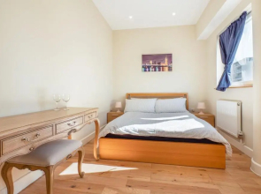 easyStay Slough Central Apartment