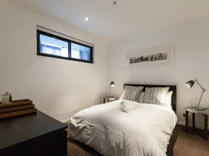 ZACH, 1BDR St.Kilda Apartment