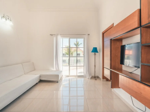 Modern Penthouse Near The Beach Long Term Deal