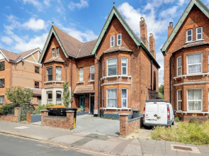 1BR Victorian House Near Bedford City Centre