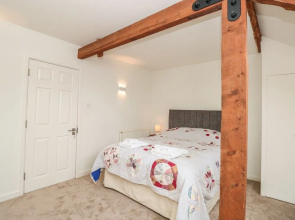 Lower Norton Apartment