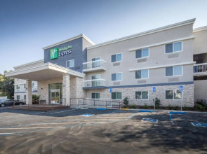 Holiday Inn Express Sunnyvale - Silicon Valley by IHG