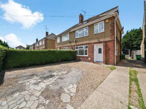 Hillary Serviced House with 5 Bedrooms up to 10 beds