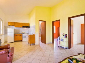 Amazing Home in S.giovanni Zambrone With 2 Bedrooms and Wifi