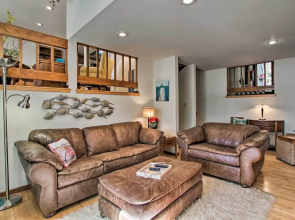 Lakefront Fort Collins Townhome, Only 3 Mi to Csu!