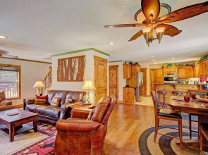 Grey Squirrel Lodge