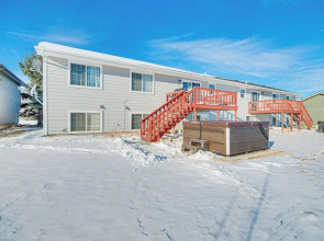 Red Lodge Townhome w/ Hot Tub & Mountain Views!