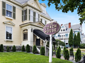 Coach House Inn