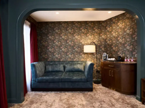 The House Hotel