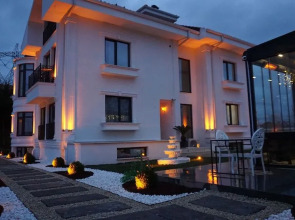 Mana Airport Hotel