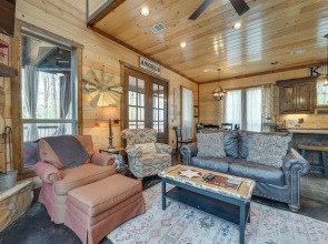 Hot Tub & Fire Pit: Broken Bow Retreat!