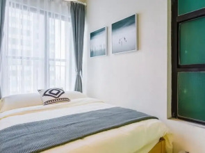 Locals Boutique Apartment Huafa Plaza 15