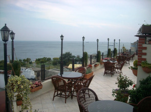 Artefes Hotel Old City