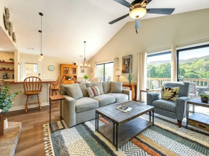 Charming Condo on Sky Valley Golf Course!