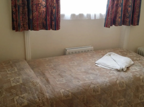 Palace Court Hotel