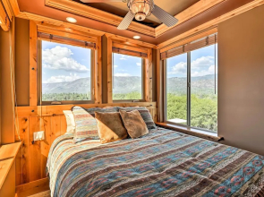 28 Mi to Yosemite: Lovely Mtn Cottage w/ Deck!