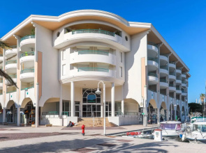 Villa LOpen Fréjus 21080