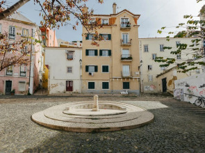 Rent4Rest Mouraria Lisbon Apartments