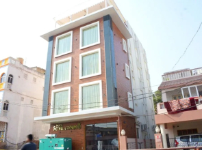 Goroomgo Royal Crown Puri