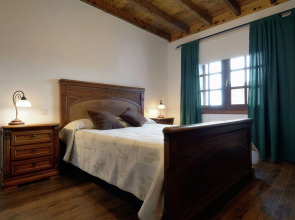 Spacious Villa in San Bartolomé With Swimming Pool