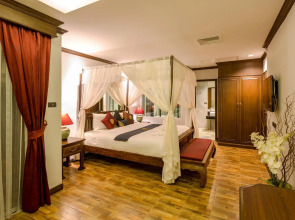 Tanawan Phuket Hotel