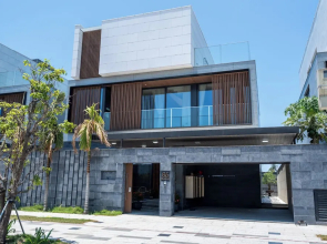 Deluxe Riverfront Pool Villas Danang