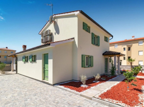 Nice Home in Peroj With Wifi, Heated Swimming Pool and 3 Bedrooms