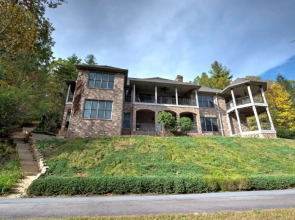 Lake Serenity - 6 Br Home