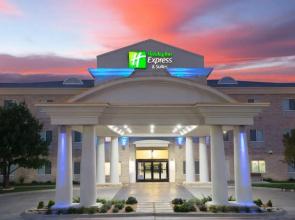 Holiday Inn Express & Suites Amarillo by IHG