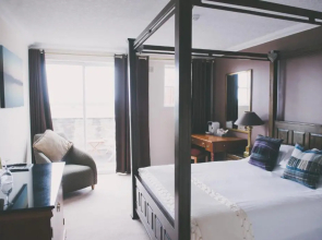 The Powfoot Hotel