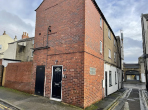 Impeccable 2-bed Apartment in Scarborough