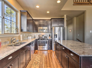 Ski-in/out Granby Home w/ Gas Grill & Fire Pit!