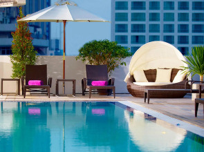 Отель PARKROYAL Suites Bangkok