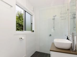 Treetops - Newly renovated, in the village!