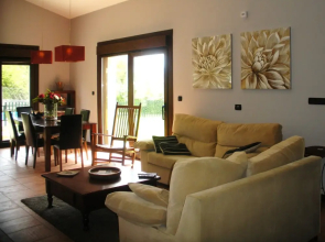 House - 3 Bedrooms with Pool and WiFi - 107943