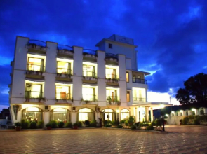 Treebo Reveniir Resort with Pool