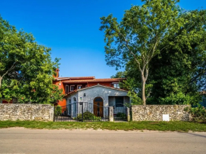 Mimi - With Swimming Pool - A2 Ulika