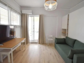 Penthouse Nea Smirni