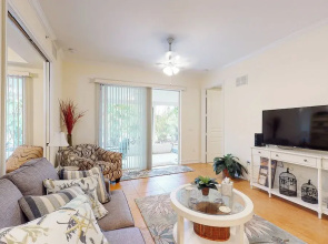 Inviting 2BR Condo w/ Lanai, Wet Bar & Office