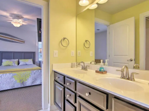 3 Mi to Fenwick Island Beach: Luxe Bungalow