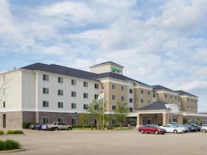 Holiday Inn Bloomington-Airport by IHG