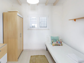 Villa Lydia in Faro With 3 Bedrooms and 1 Bathrooms